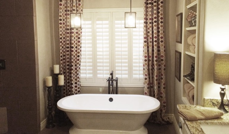 Polywood Shutters in Jacksonville Bathroom